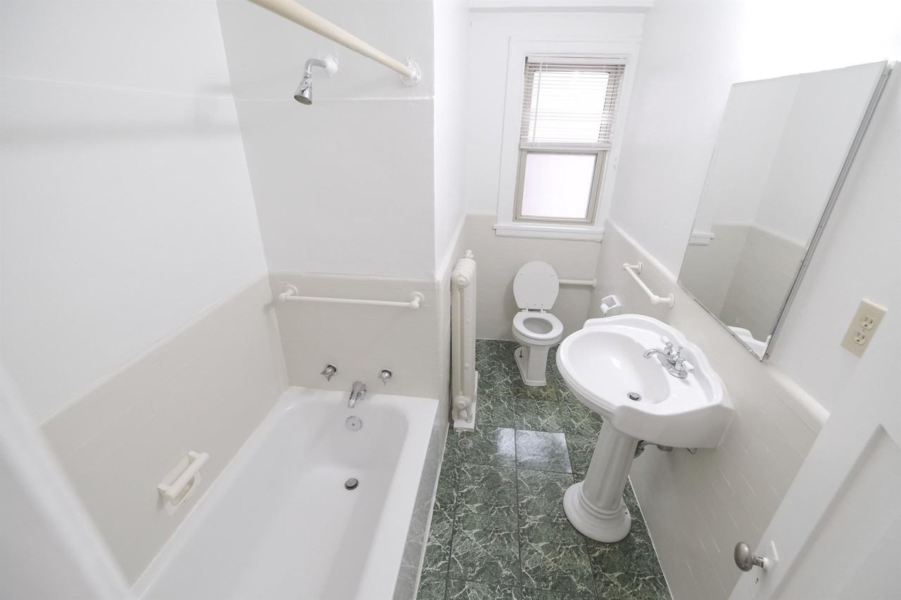 Parkhurst Apartments - Photo 6 of 50