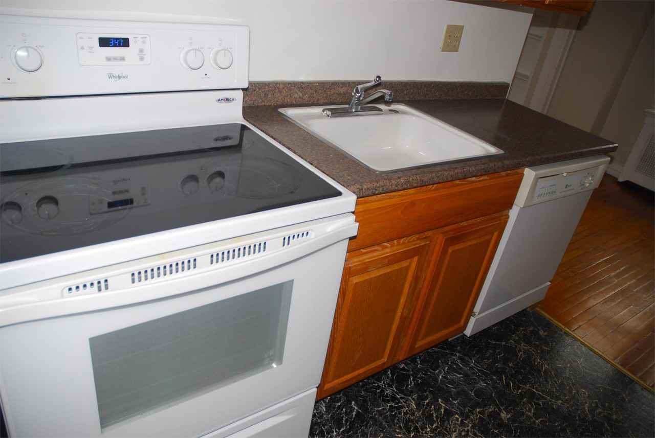 Parkstone Apartments - Photo 4 of 16
