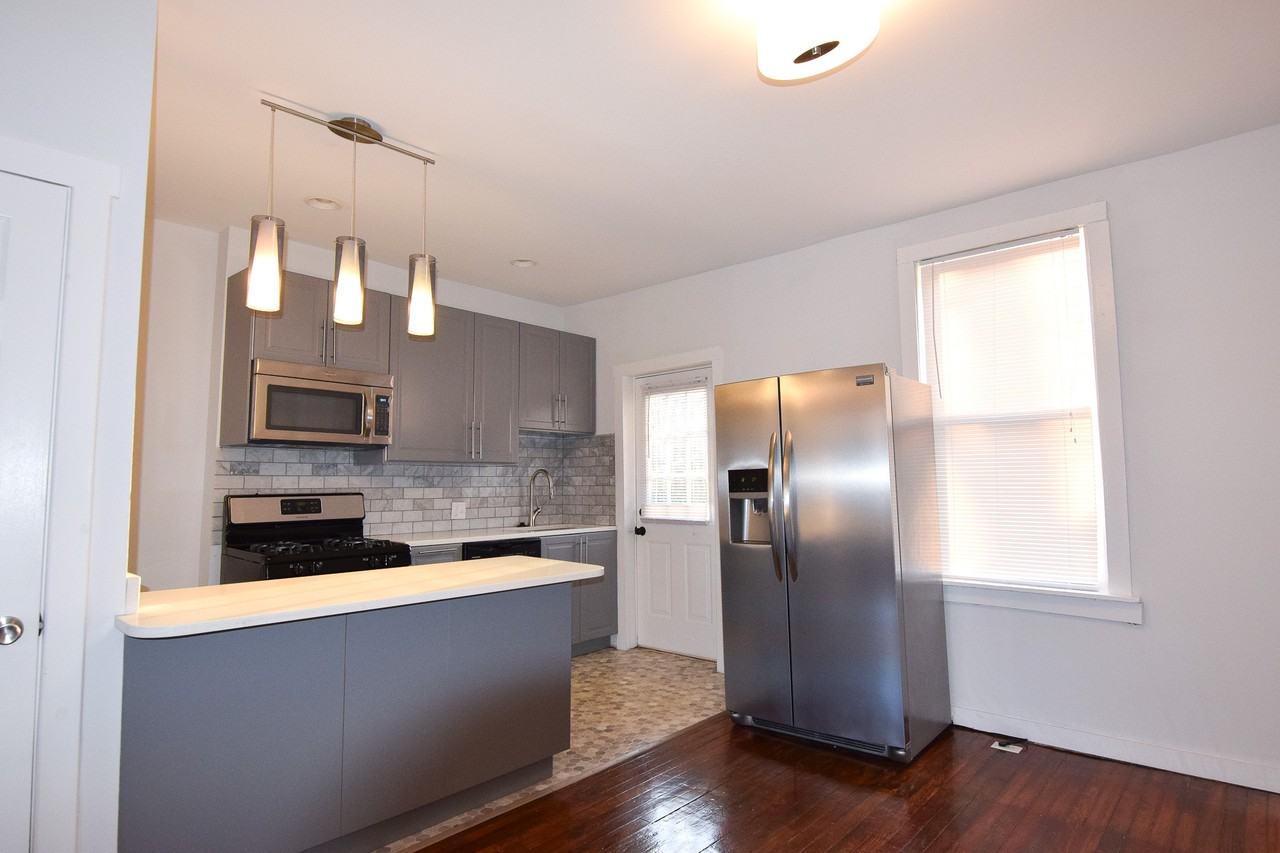 1487-1499 Hamlet Street - Photo 5 of 11