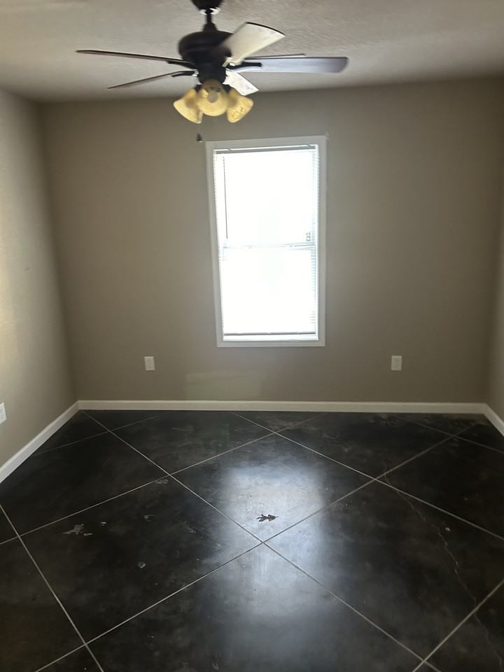 4703 Samantha Avenue - Photo 4 of 13