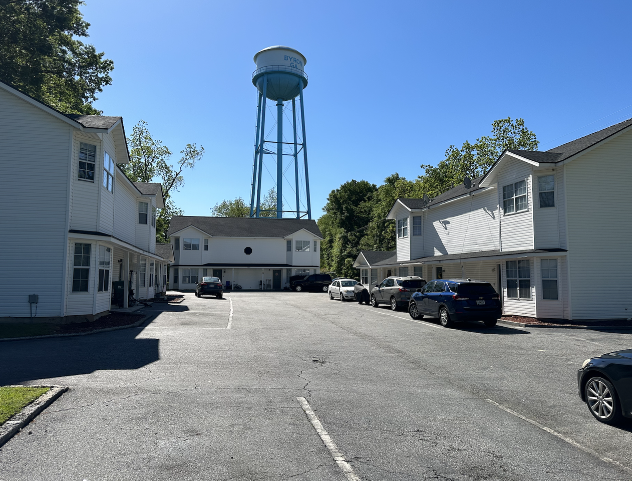 305 Moseley Manor - Photo 2 of 11