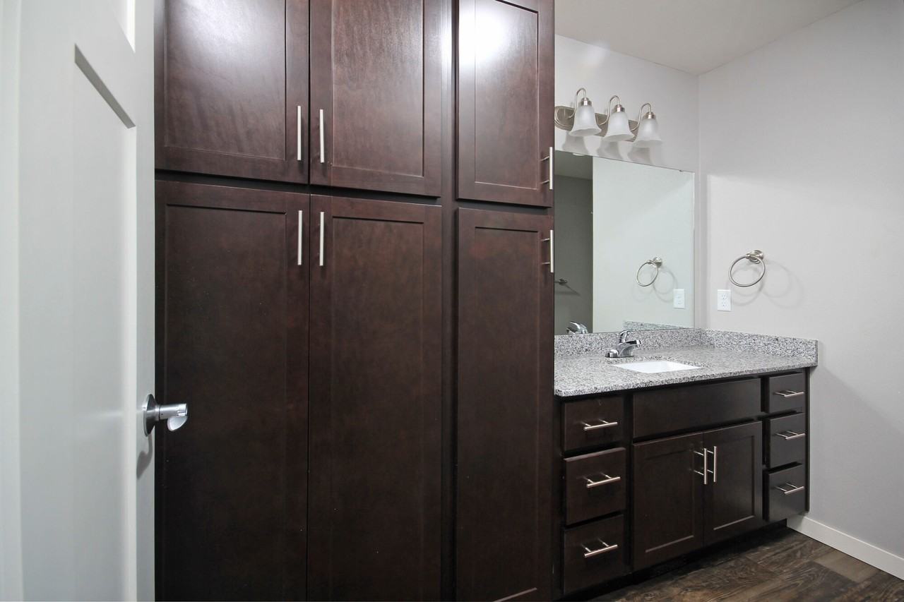 Sapphire Apartments - Photo 3 of 15