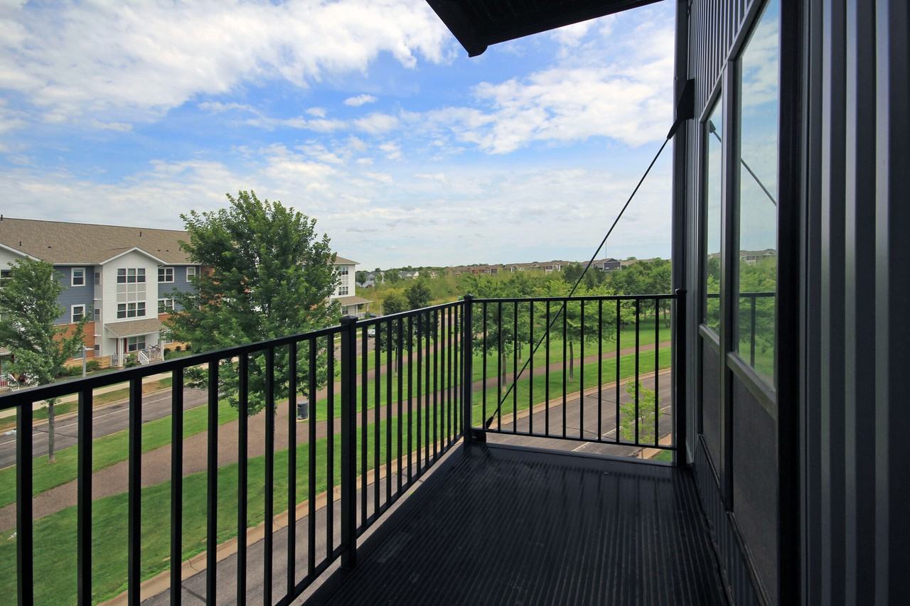 Sapphire Apartments - Photo 6 of 15