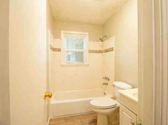 2711 Avenue E - Photo 2 of 11