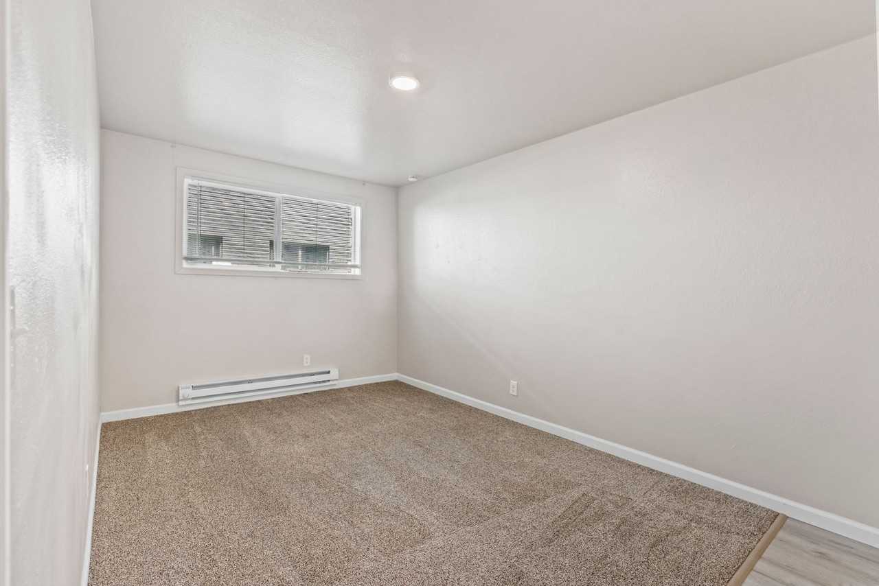 BLDG D #111 - Photo 7 of 23
