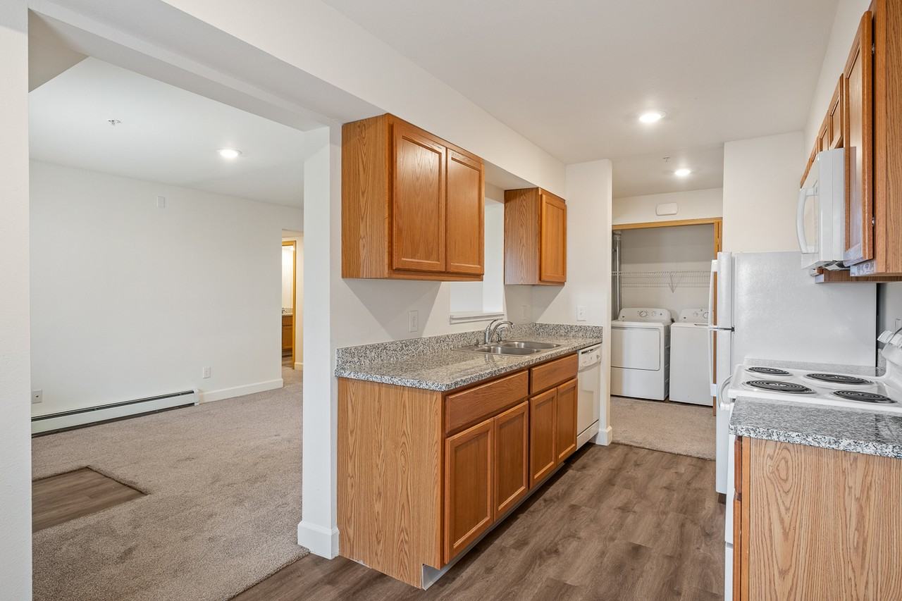 Coopers Landing Apartments - Photo 6 of 46