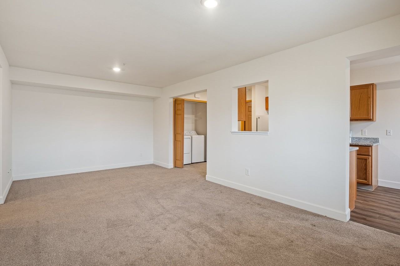 Coopers Landing Apartments - Photo 7 of 46