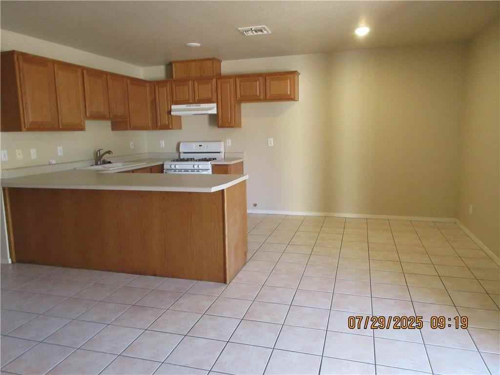 1939 Wikieup Ave - Photo 3 of 8