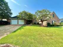 907 Oak Trl - Photo 1 of 1