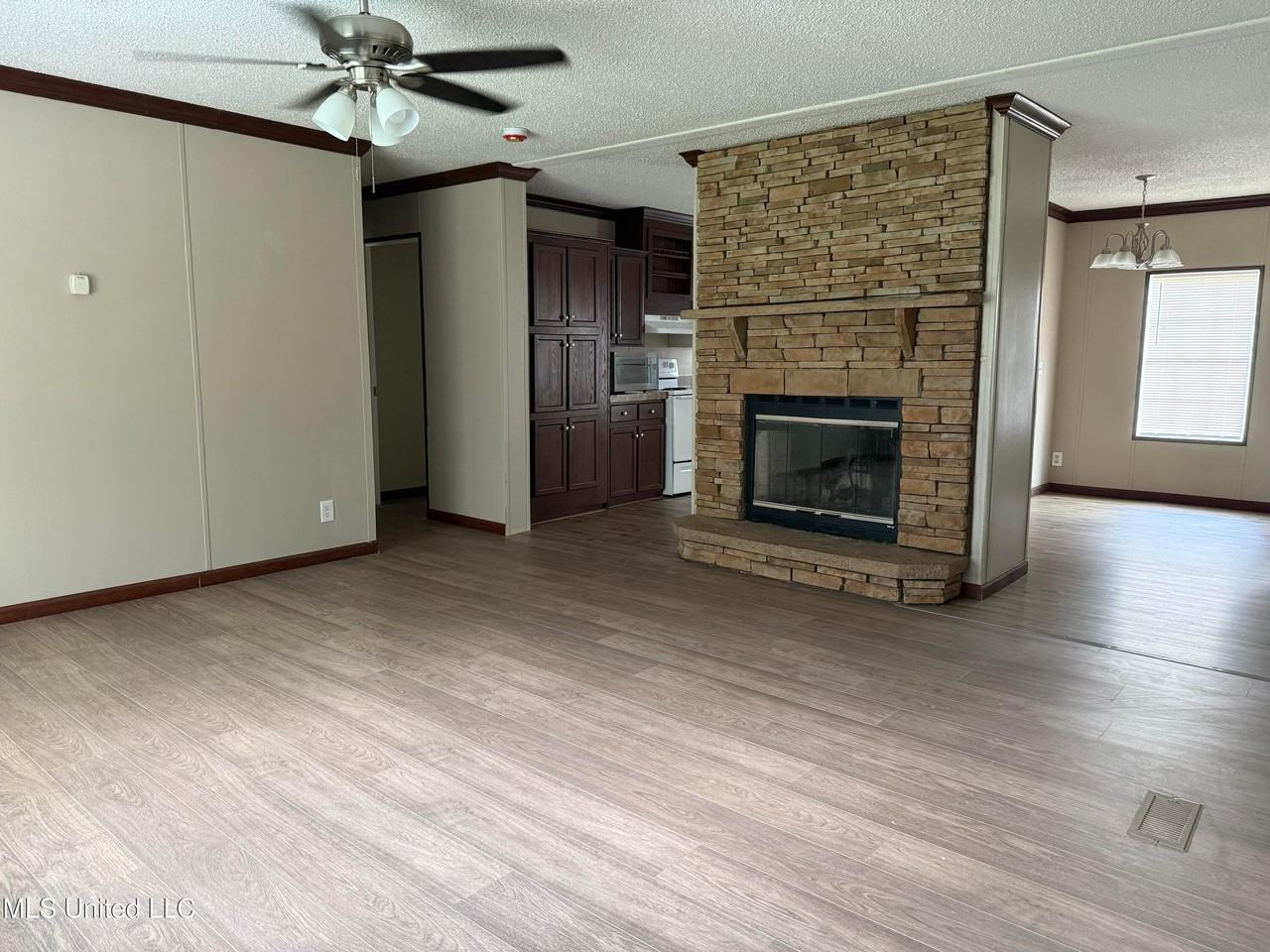 8 Wk Breland Rd - Photo 3 of 10