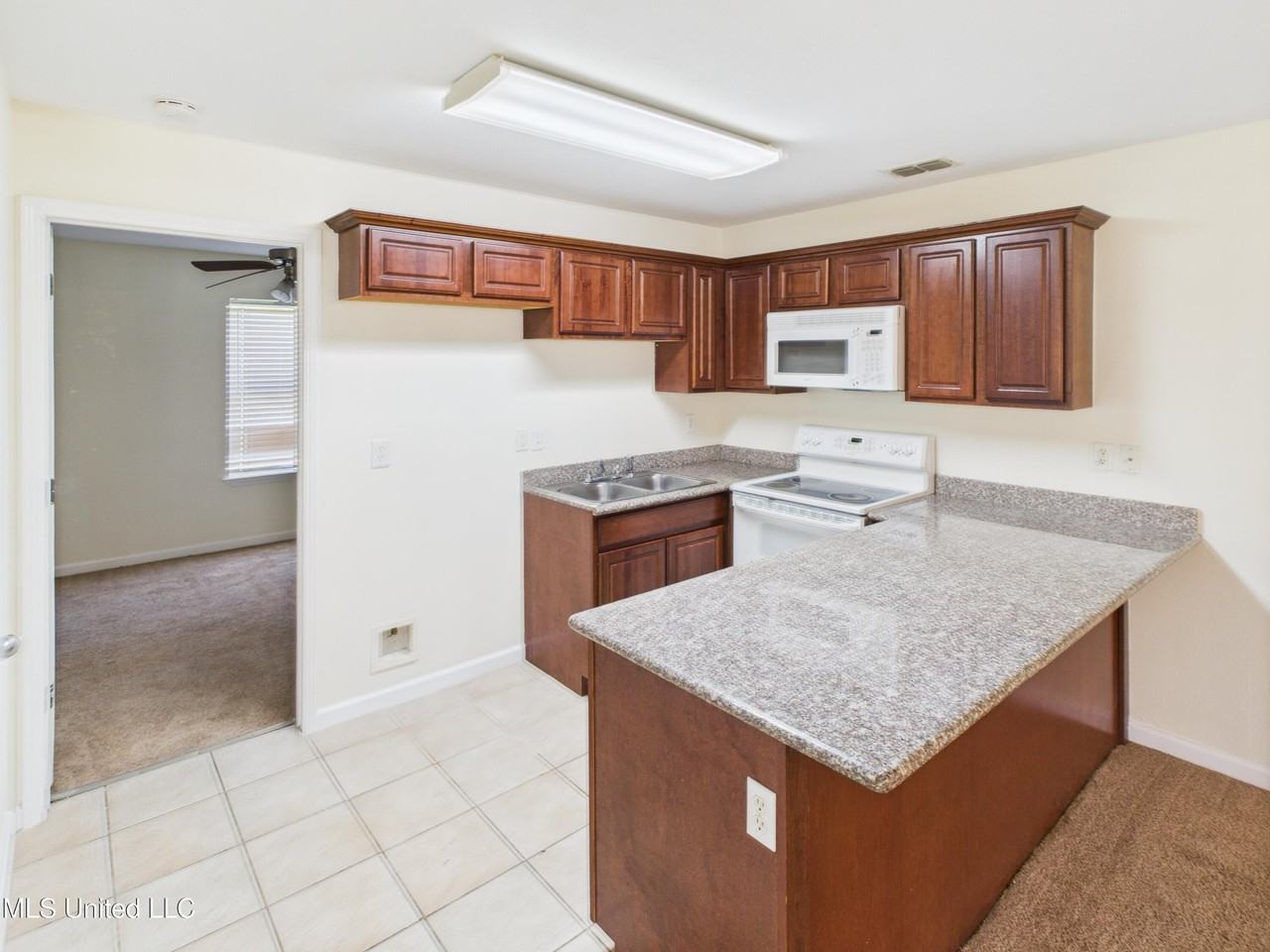 13070 Tracewood Dr - Photo 6 of 20