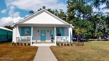 featured image of 1215 Ocean View Dr