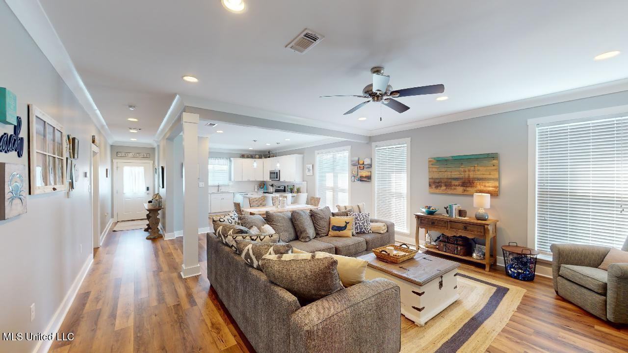 1215 Ocean View Dr - Photo 3 of 23