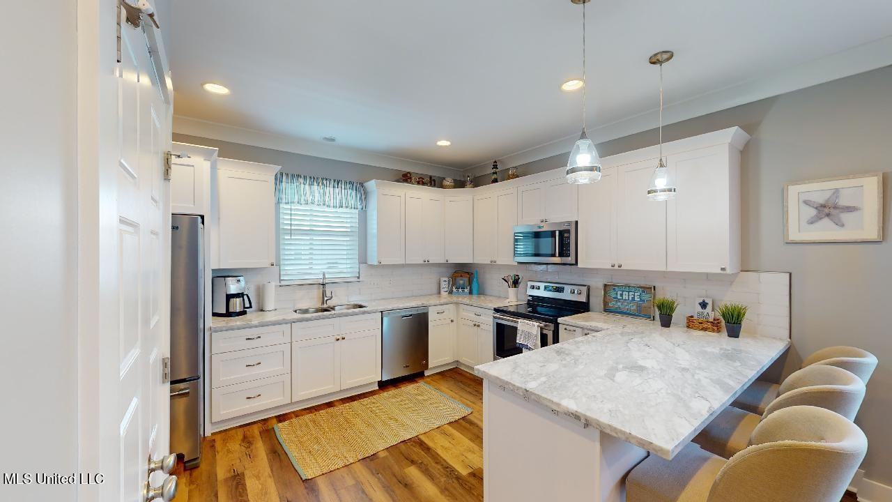 1215 Ocean View Dr - Photo 5 of 23