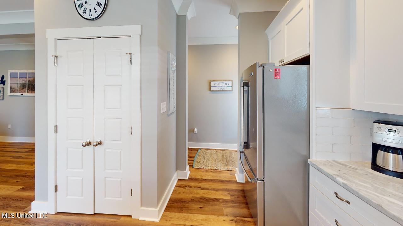 1215 Ocean View Dr - Photo 6 of 23