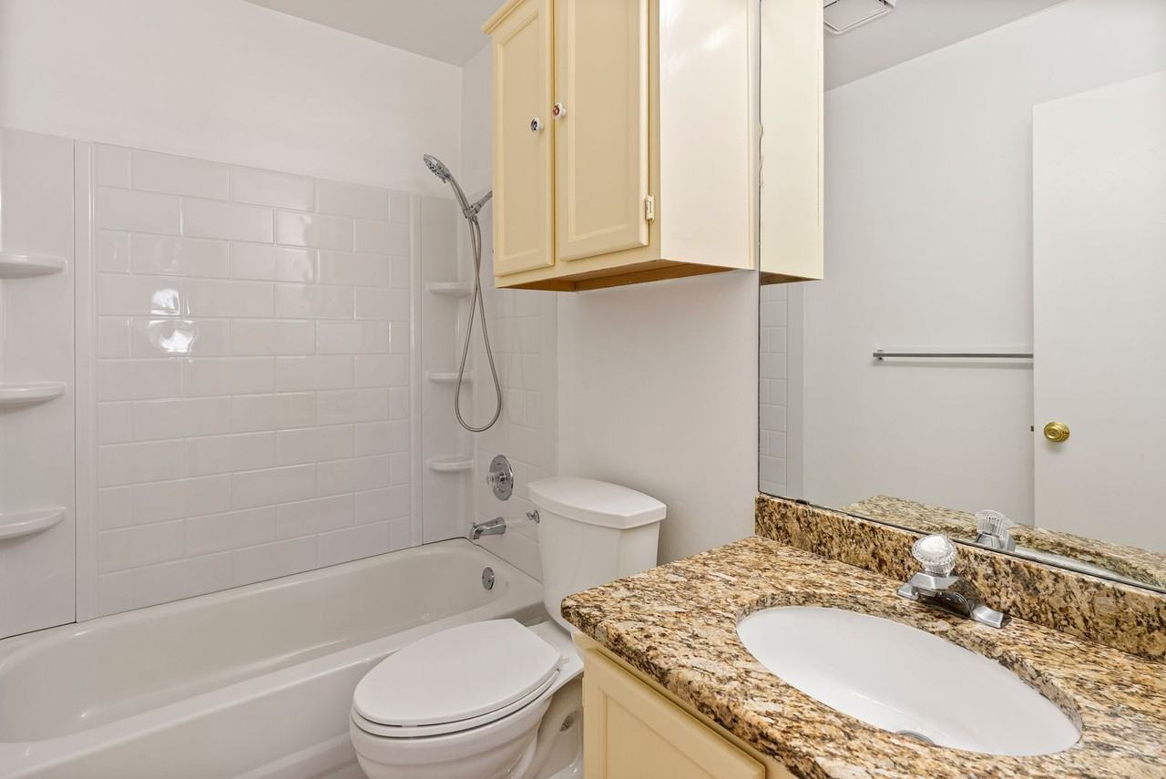 13216 Bennington Ln - Photo 5 of 20