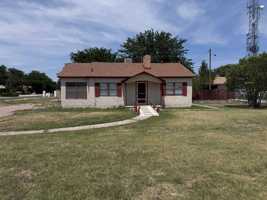 featured image of 201 E Country Club Rd