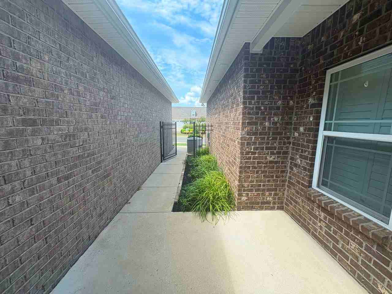 1817 Neswick Ct - Photo 6 of 27