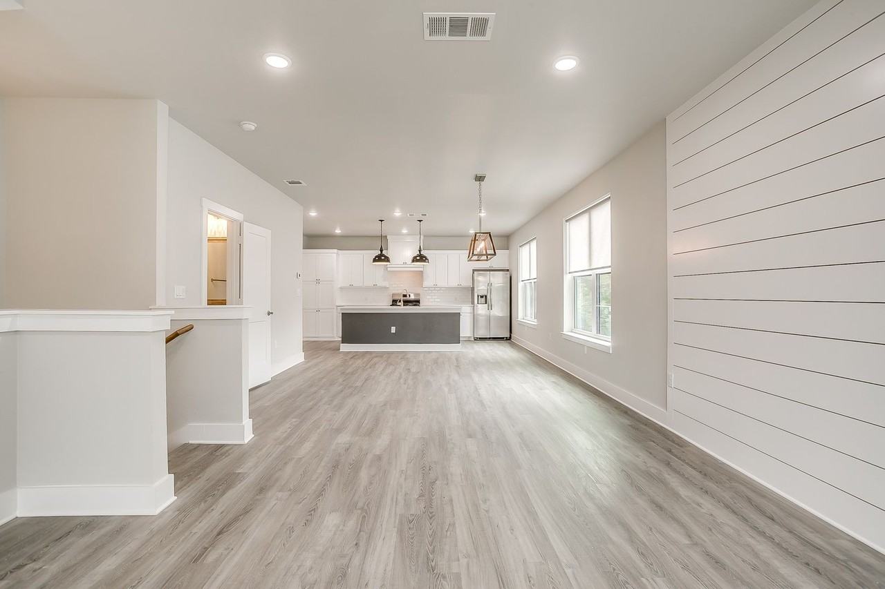 3127 Forest Park Blvd - Photo 6 of 42