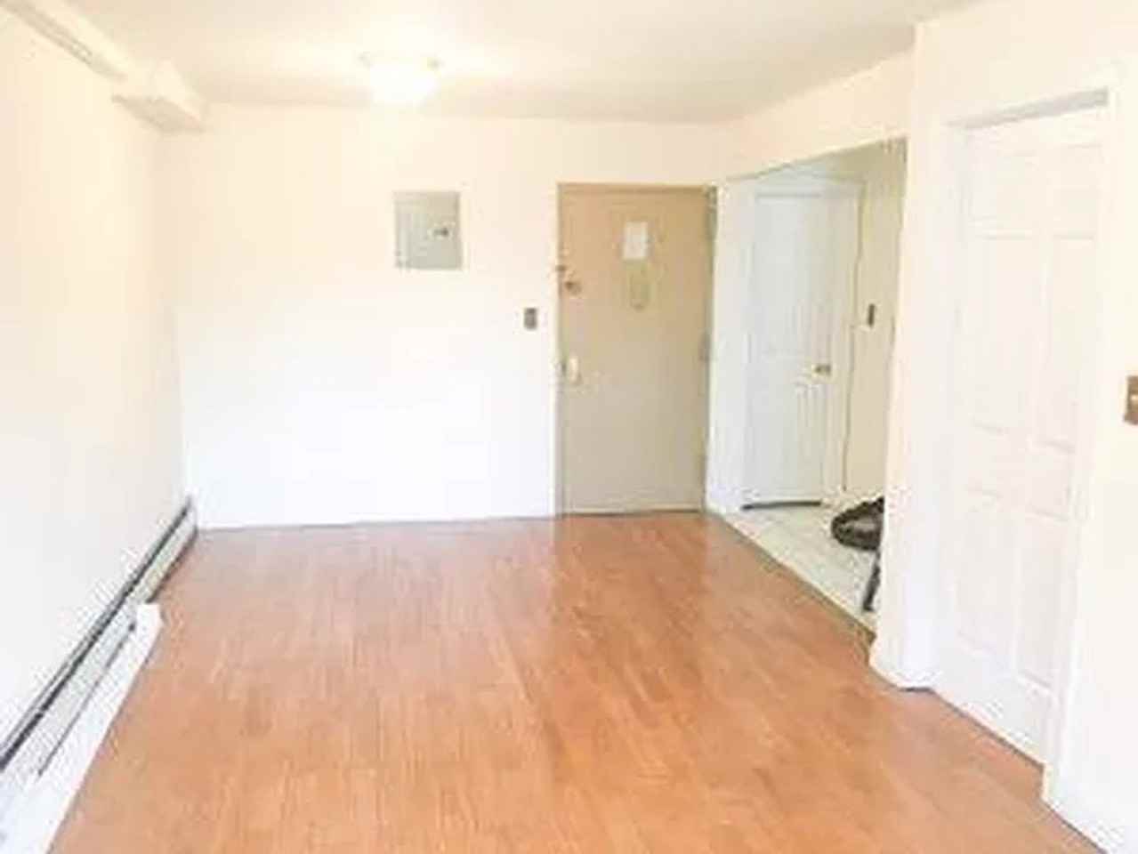 141-35 PERSHING CRESCENT - Photo 6 of 19