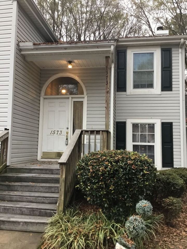 1573 Hunt Club Ct - Photo 2 of 18