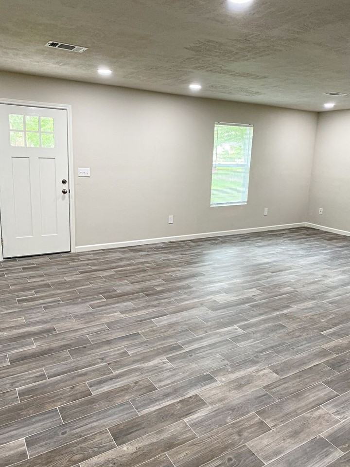 865 Springdale St - Photo 2 of 17