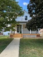 featured image of 613 W Clay St