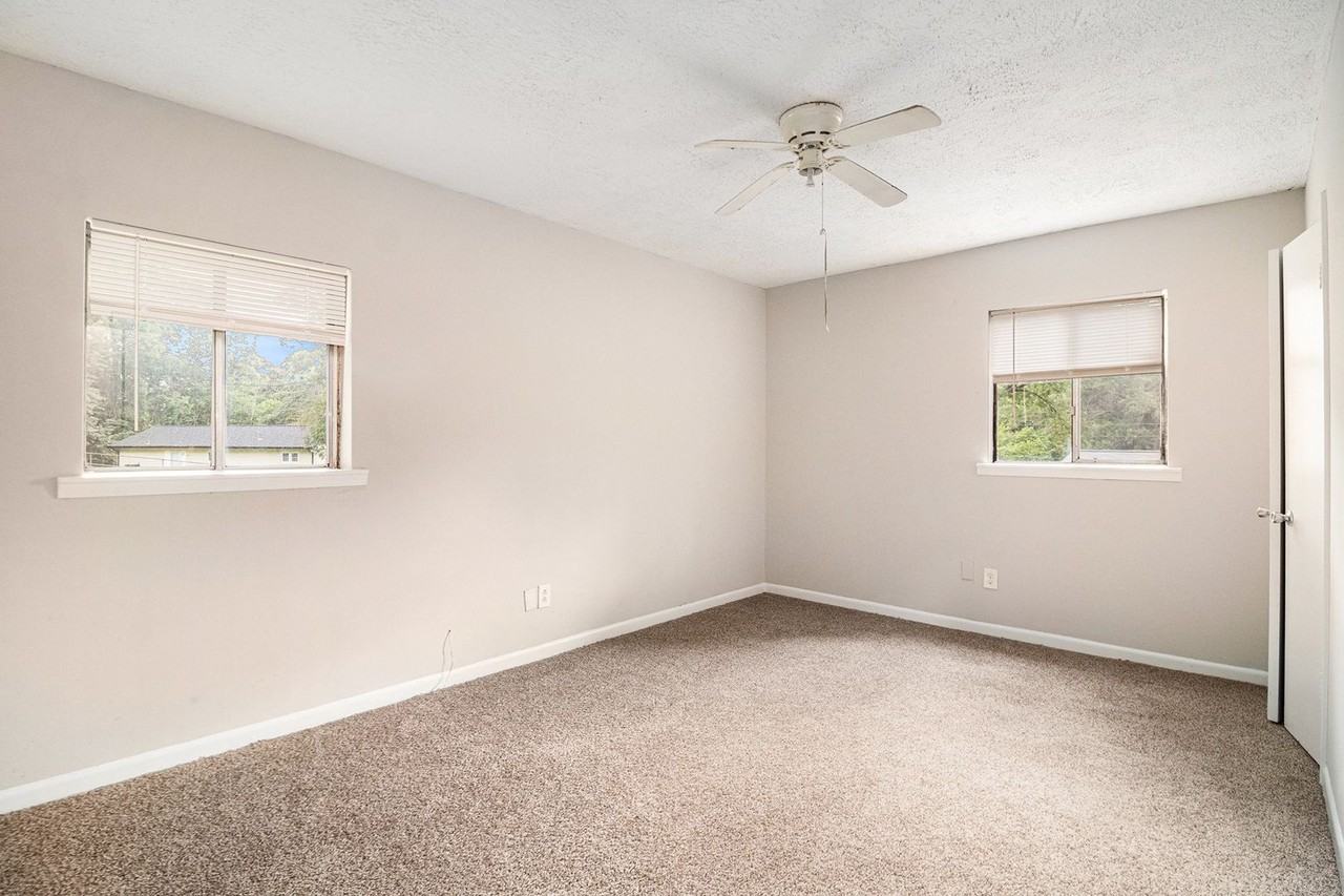 8753 E Bourne Dr - Photo 6 of 12