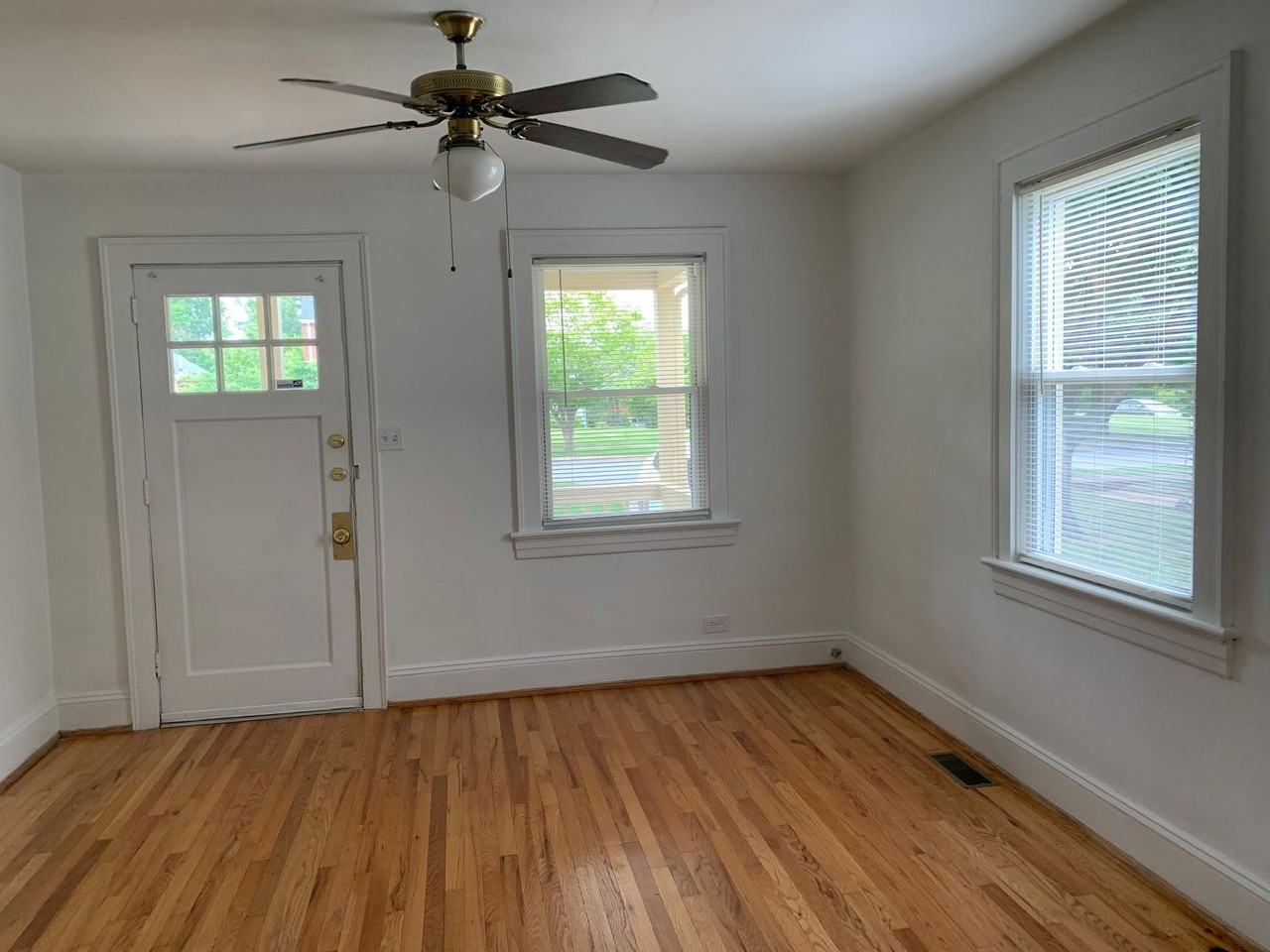 1307 Radcliff Ave - Photo 2 of 15