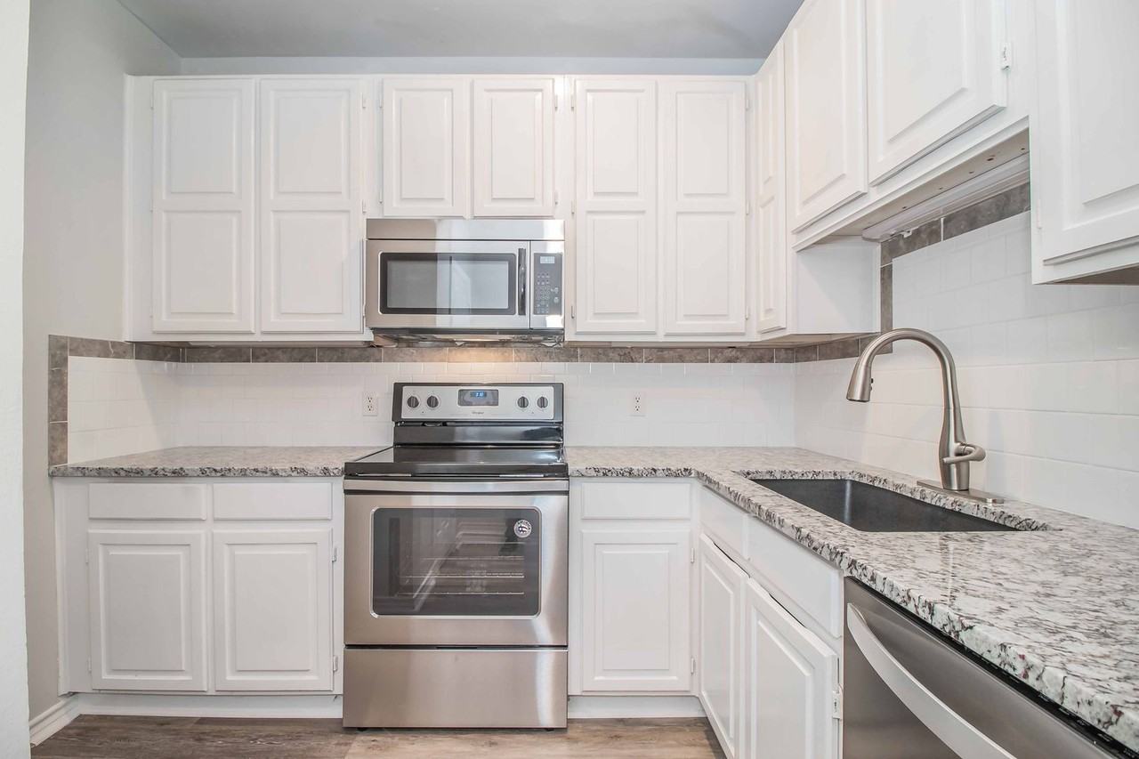 5015 Birchman Ave - Photo 6 of 16