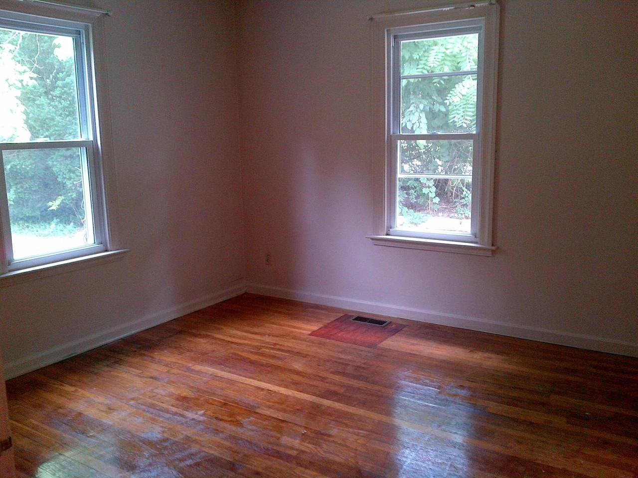 1412 N Kinser Pike - Photo 6 of 12