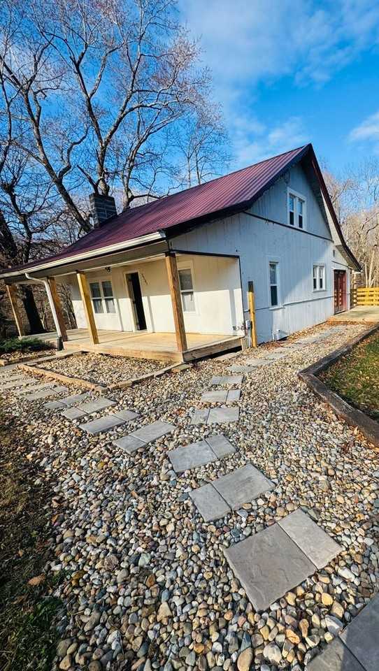 3305 N Russell Rd - Photo 2 of 15