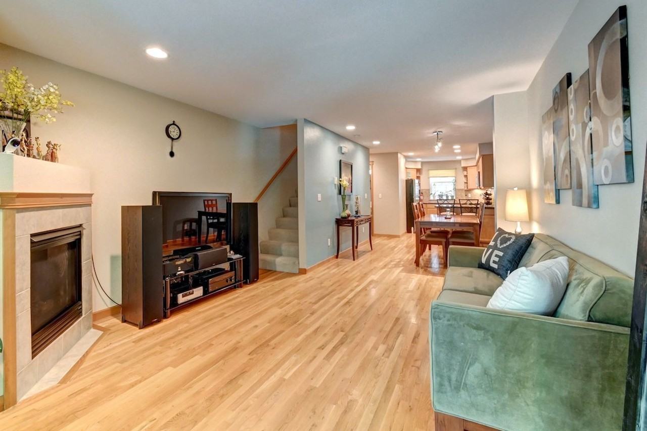 13810 Greenwood Ave N - Photo 5 of 24