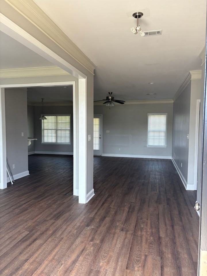 162 White Oak Dr - Photo 2 of 19