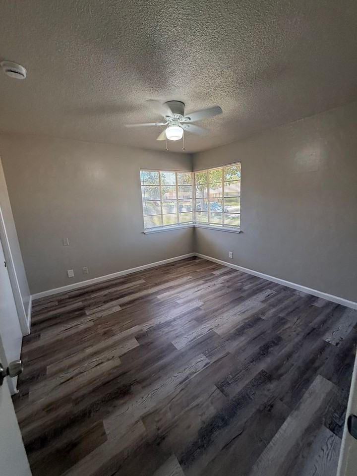 111 W Harvard Ave - Photo 2 of 15