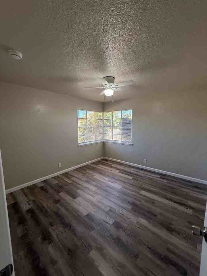 111 W Harvard Ave - Photo 3 of 15