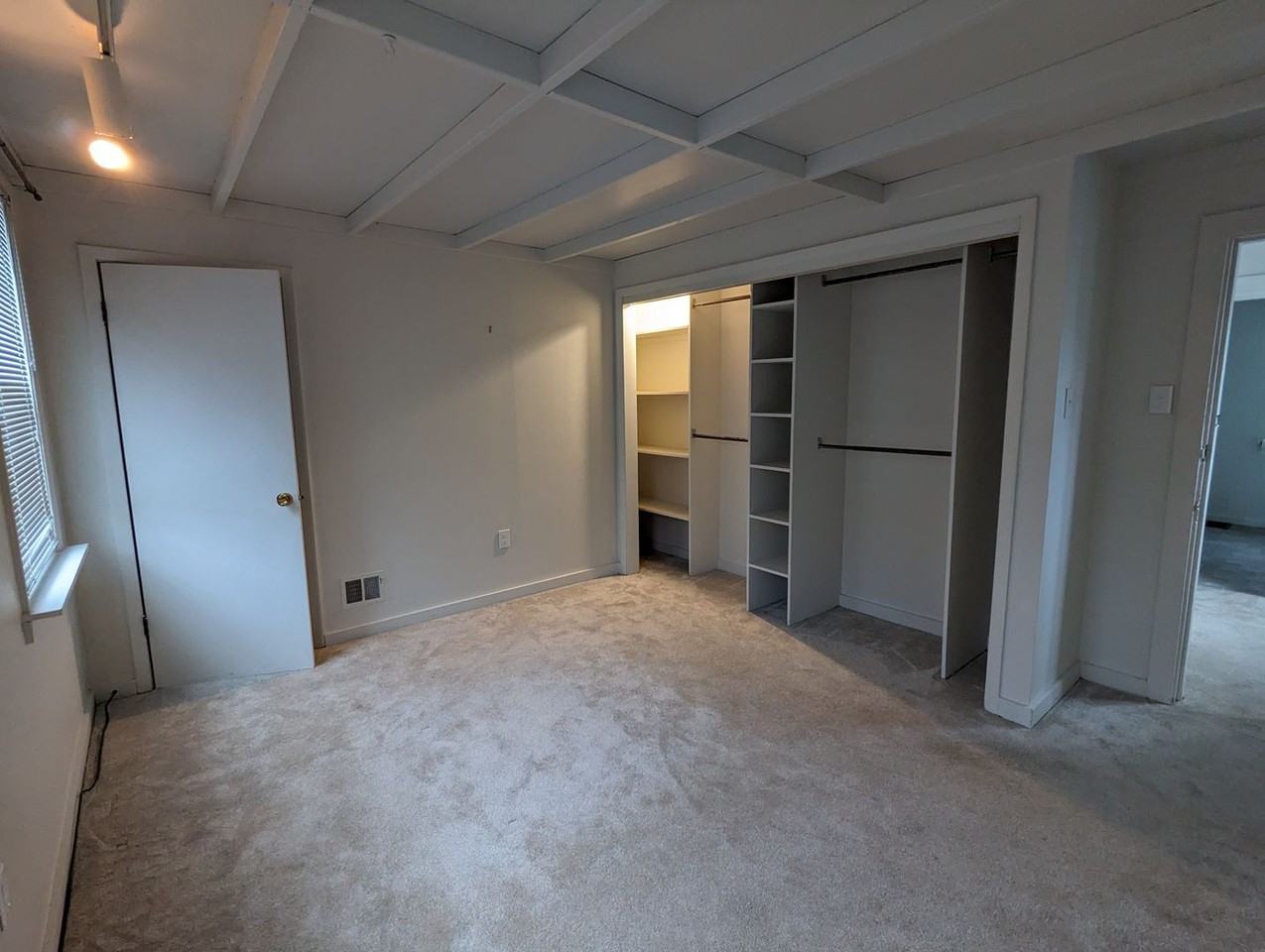 440 Edith St - Photo 6 of 14