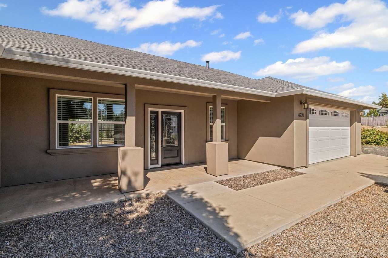 6221 Wall Ln - Photo 2 of 21