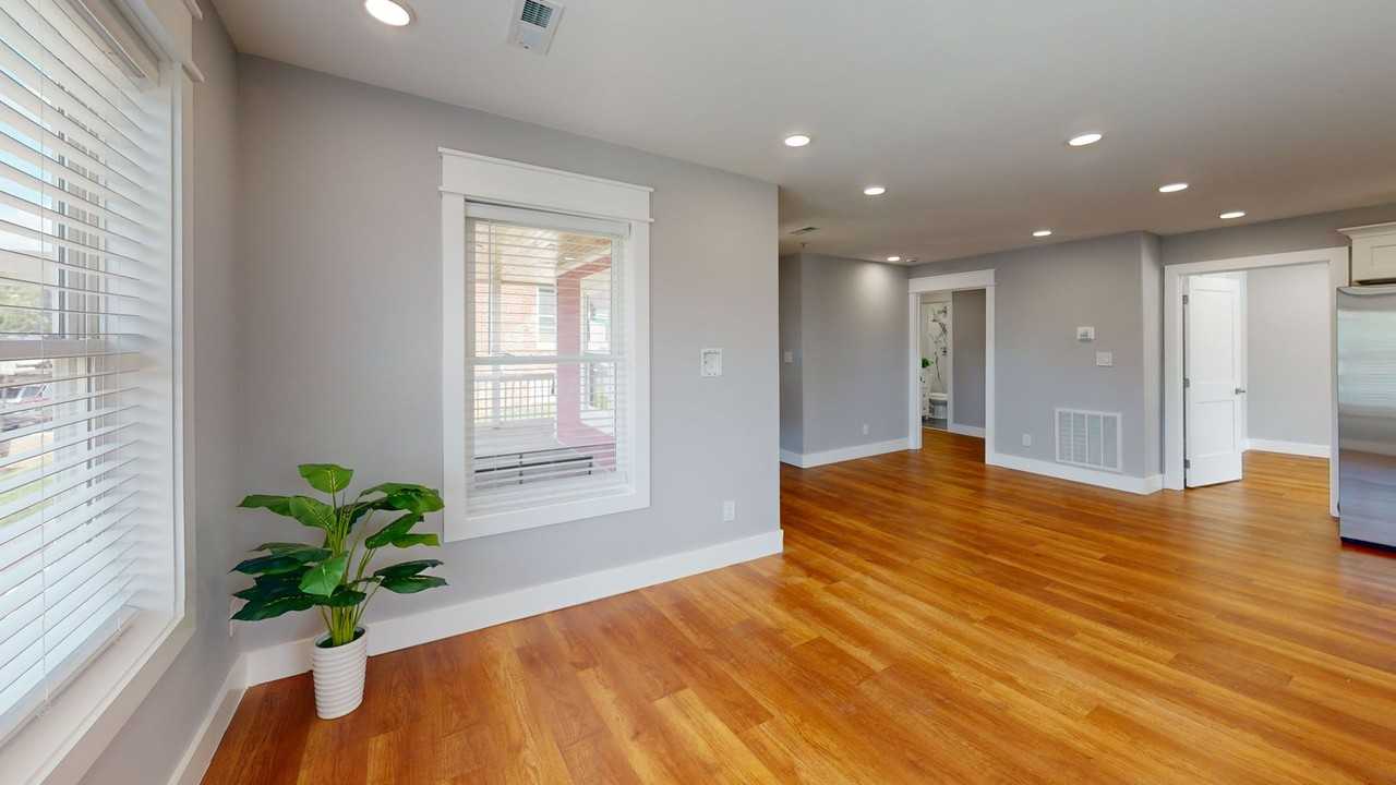 1704 Highland Ave - Photo 7 of 22