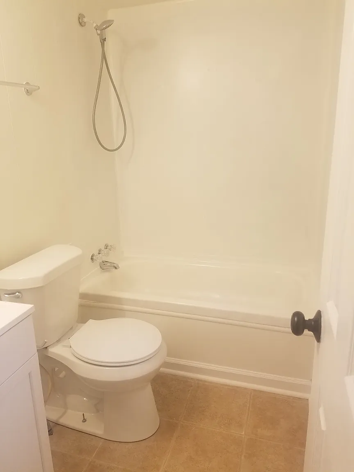 1139 Ridgecrest Ave - Photo 2 of 9