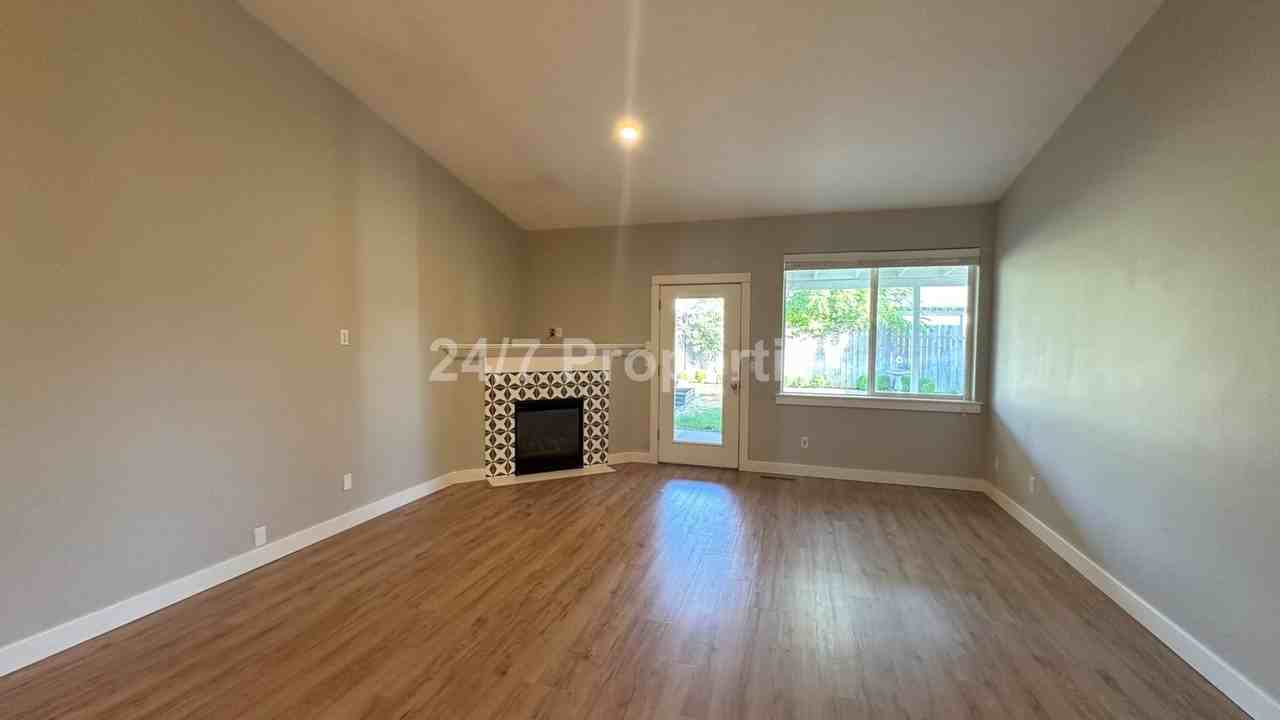 13652 Garden Meadow Dr - Photo 2 of 19