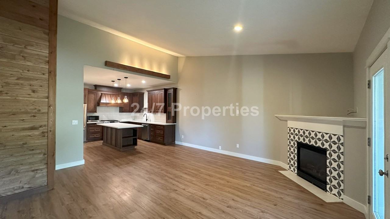 13652 Garden Meadow Dr - Photo 3 of 19