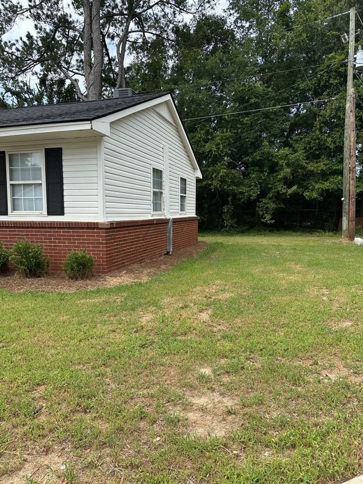 469 Monetta Street SE - Photo 2 of 14