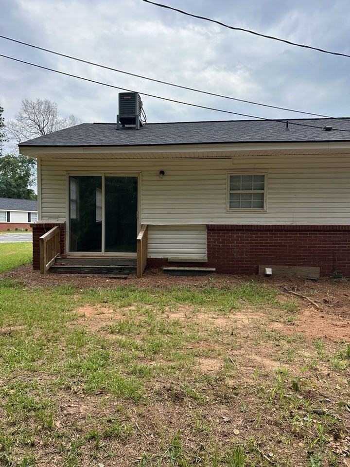 469 Monetta Street SE - Photo 3 of 14