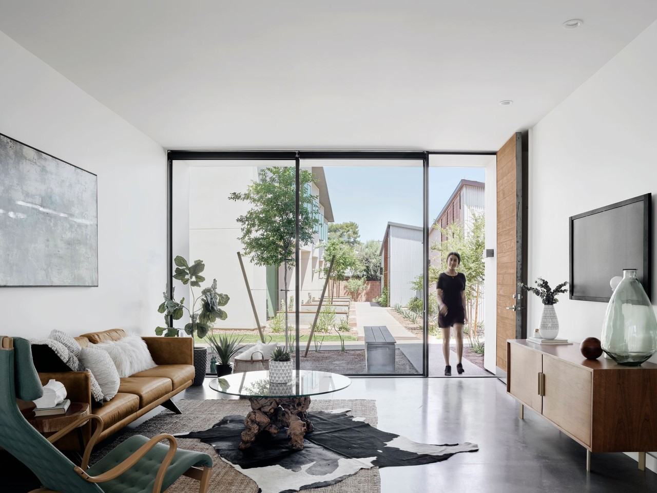 The Hollyhock Apartments - Photo 3 of 20