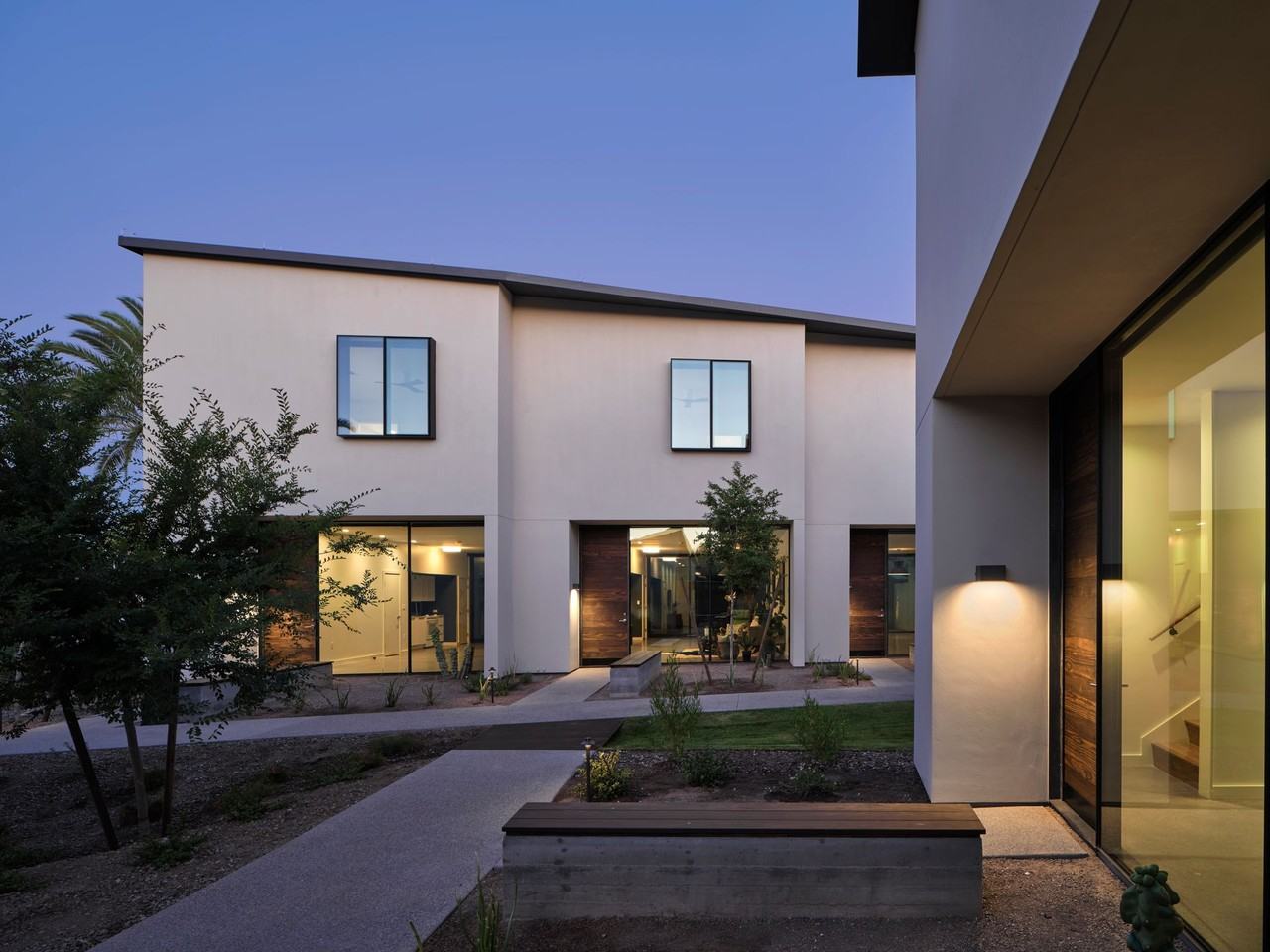 The Hollyhock Apartments - Photo 6 of 20