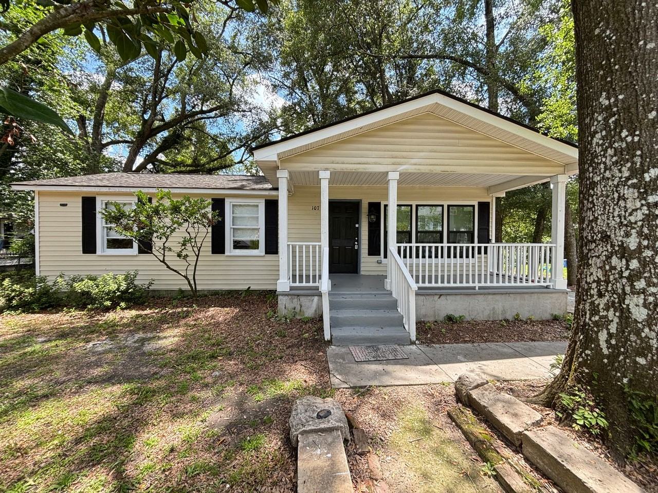107 Sasportas Ln - Photo 2 of 26