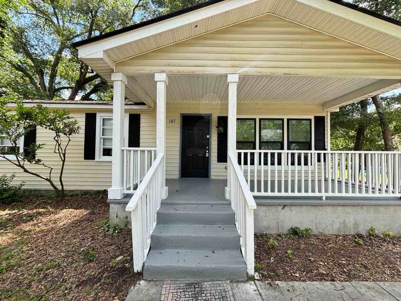 107 Sasportas Ln - Photo 3 of 26