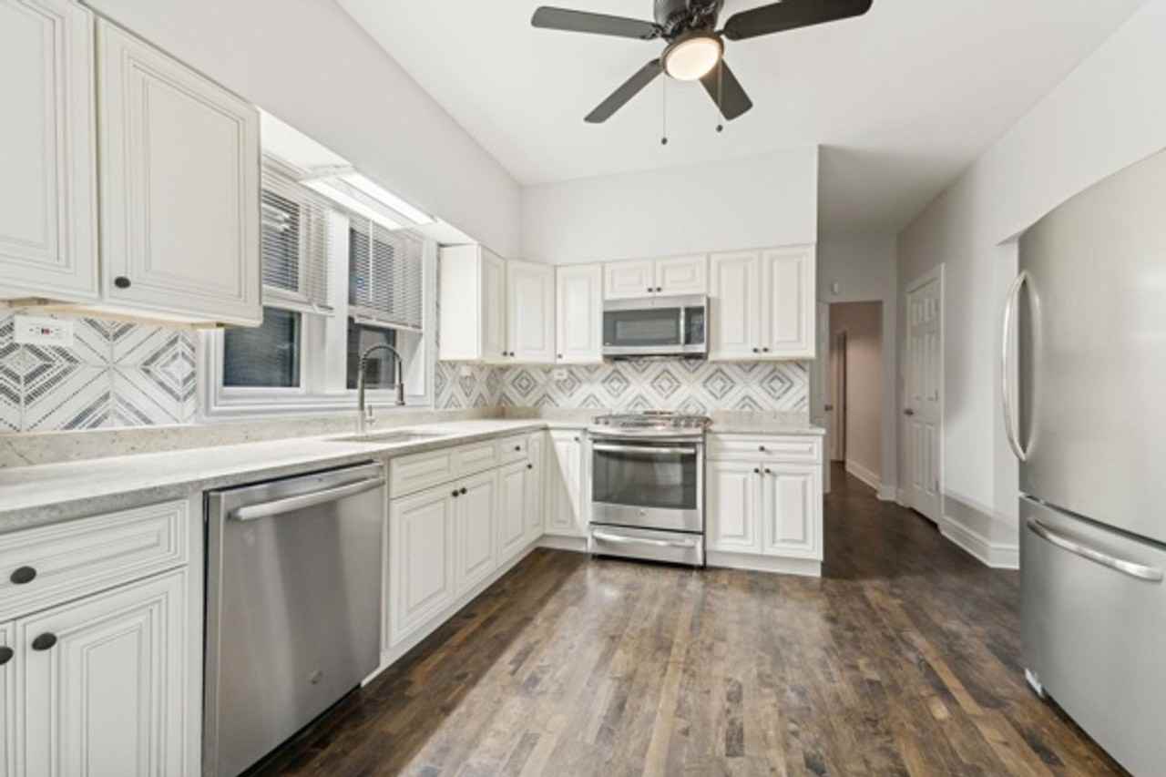 8556 S Muskegon Ave - Photo 5 of 17