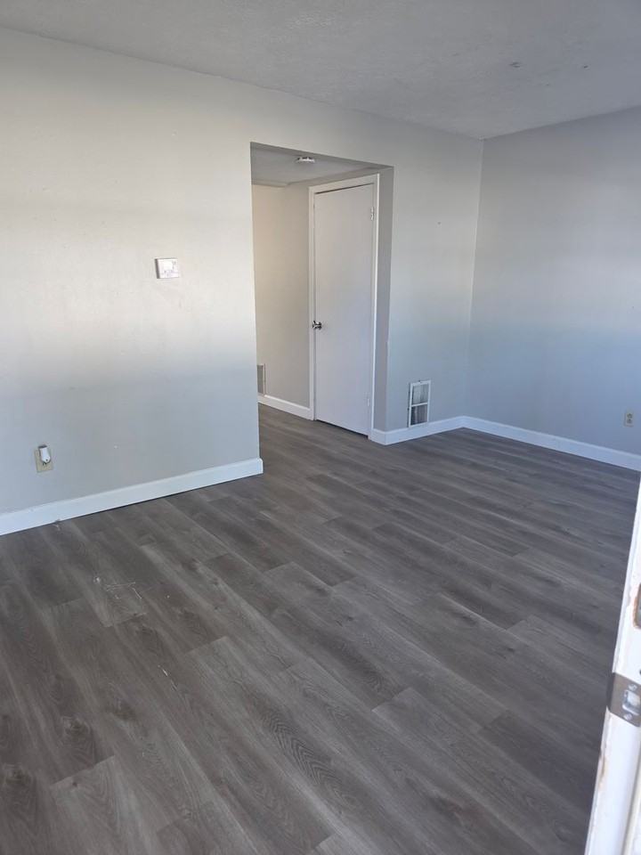 125 N 1st St - Photo 2 of 9